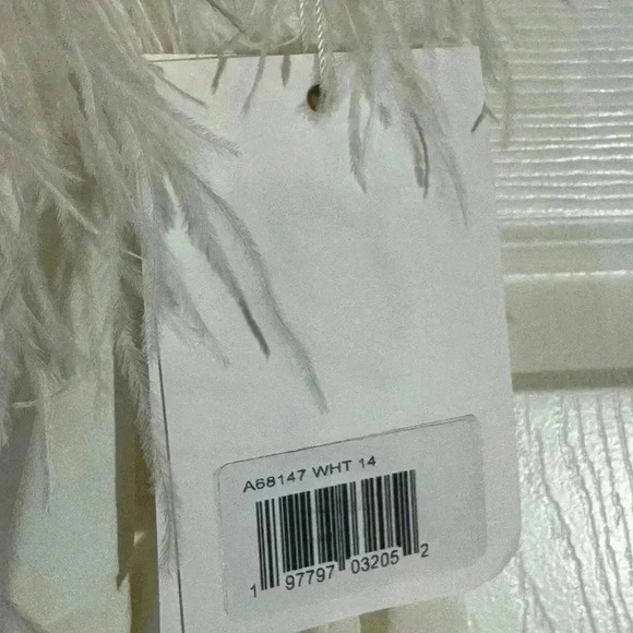 Mac Duggal A68147 - Feathered One-Shoulder Dress Size 14 NWT - Picture 5 of 7